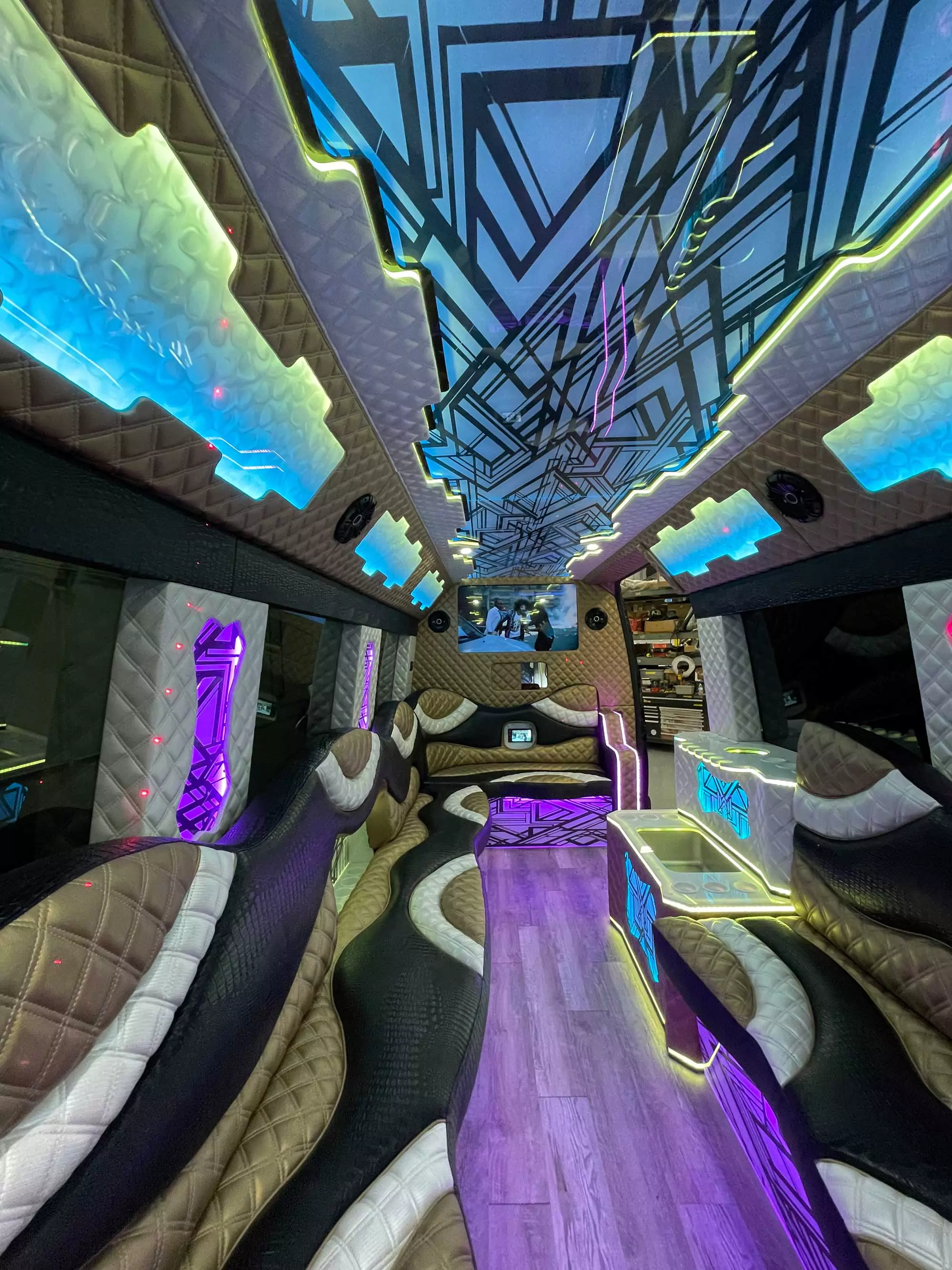 Mercedes Sprinter gallery 11